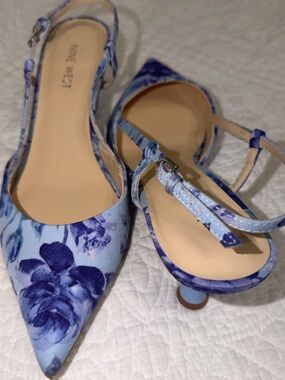 Nine West Light Blue Floral Pointed Slingback Heels 8.5